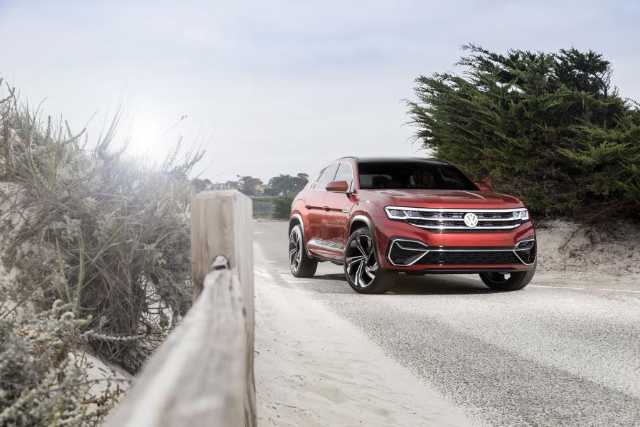  Volkswagen Atlas Cross Sport Concept 2018 года  (фото 29 из 30)